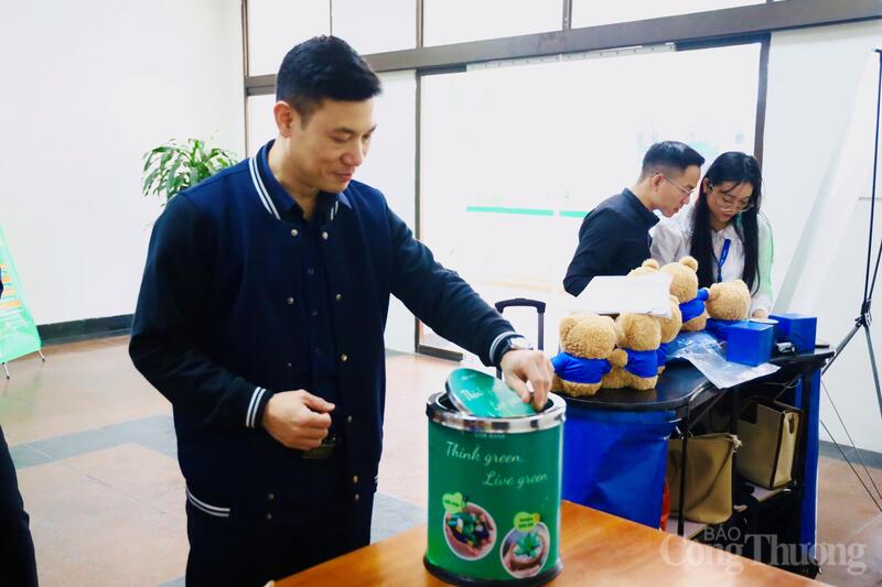 Đổi pin cũ lấy 'mầm xanh': Tuổi trẻ Công Thương lan tỏa lối sống xanh - 6