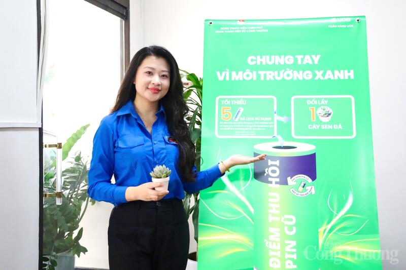 Đồng chí Hoàng Oanh cho rằng, chương trình mang lại ý nghĩa thiết thực cả về môi trường lẫn nhận thức xã hội. Ảnh: Phương Trang