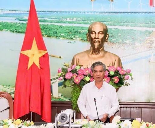 Ông Châu Văn Hòa - Phó Chủ tịch UBND tỉnh Vĩnh Long, phát biểu tại buổi làm việc.