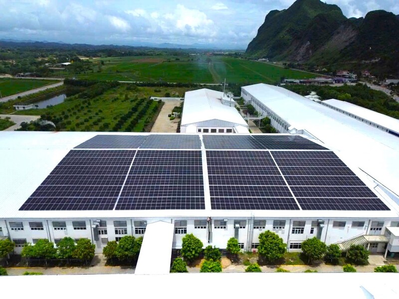 Các nhà máy đã tận dụng diện tích mái lớn để phát triển điện mặt trời, hướng tới sản xuất xanh, bền vững.