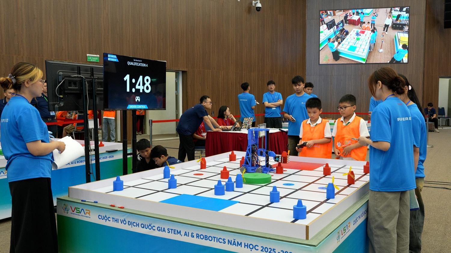 [Chùm ảnh] 37 trường STEM Innovation Petrovietnam hội tụ tại vòng chung kết VSAR 2025-2026