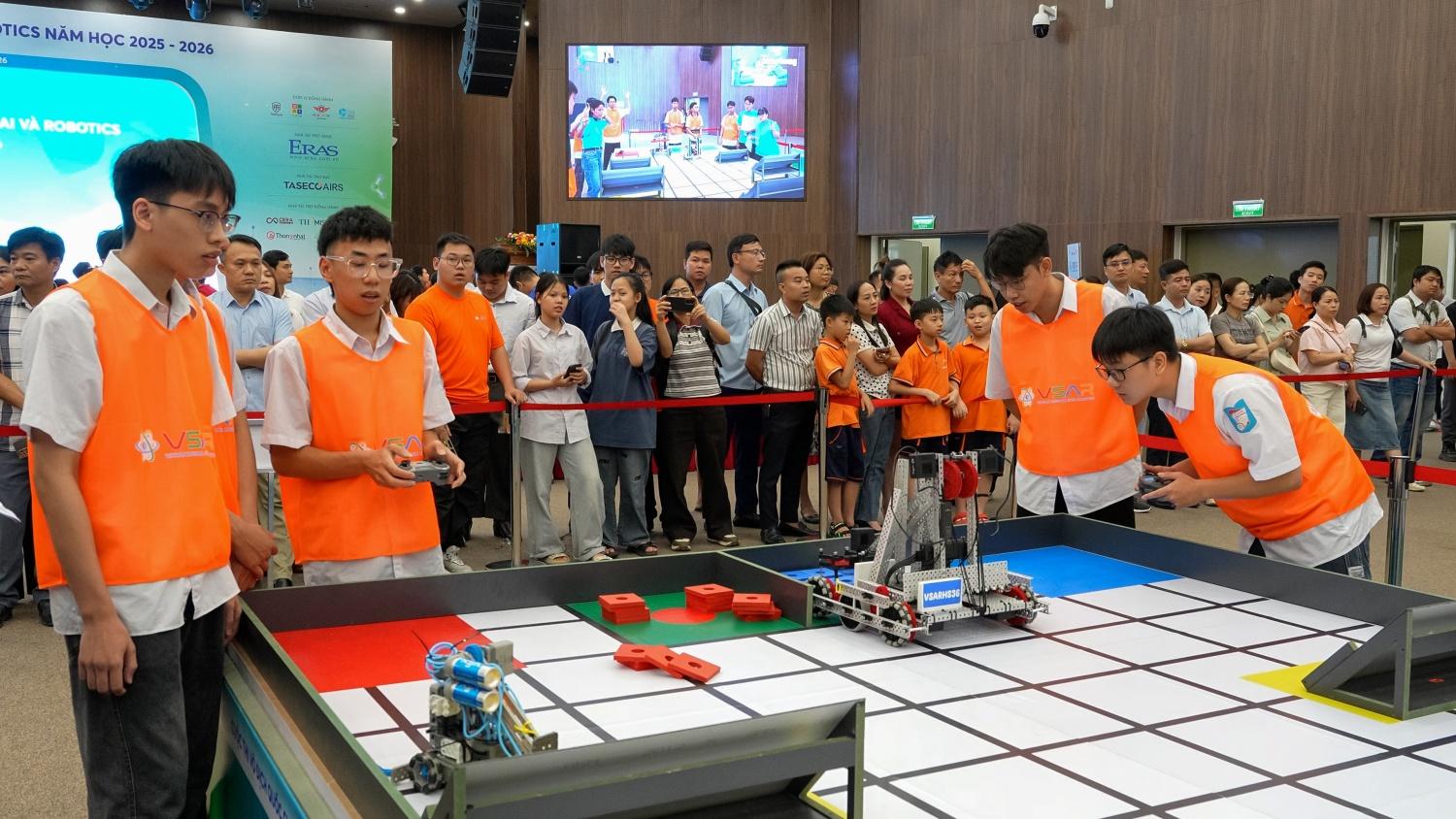 [Chùm ảnh] 37 trường STEM Innovation Petrovietnam hội tụ tại vòng chung kết VSAR 2025-2026