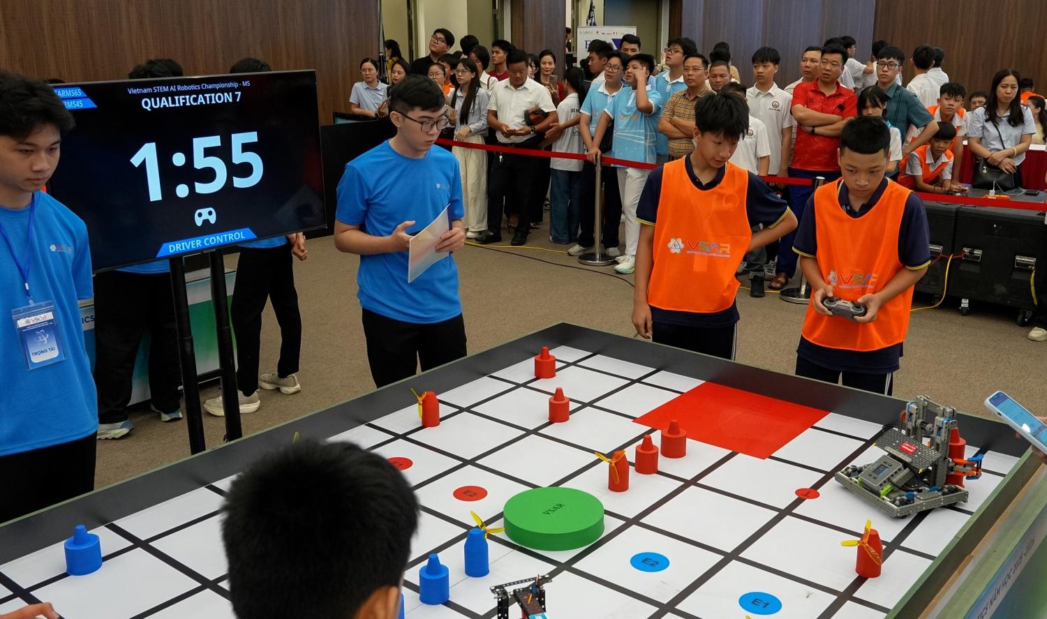 [Chùm ảnh] 37 trường STEM Innovation Petrovietnam hội tụ tại vòng chung kết VSAR 2025-2026