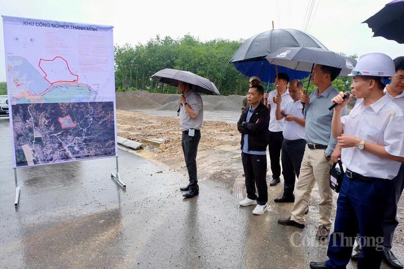 Đoàn khảo sát tại Khu công nghiệp Thanh Minh với quy mô khoảng 90 ha.
