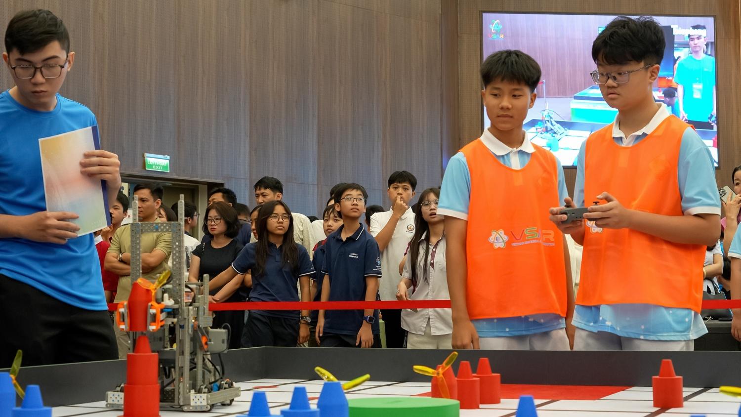 [Chùm ảnh] 37 trường STEM Innovation Petrovietnam hội tụ tại vòng chung kết VSAR 2025-2026