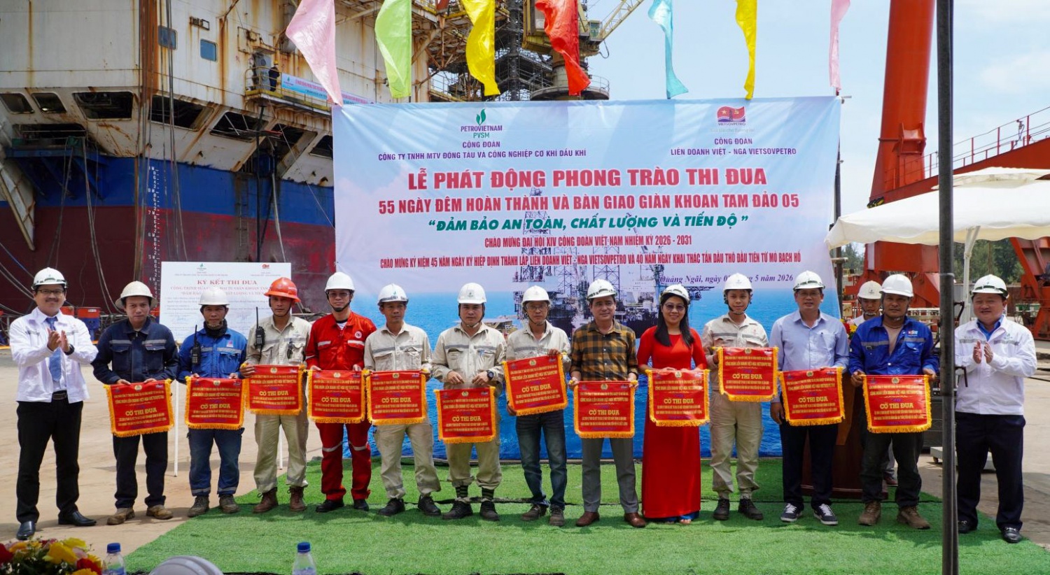 PVSM quyết tâm hoàn thành và bàn giao giàn khoan Tam Đảo 05 trong 55 ngày đêm
