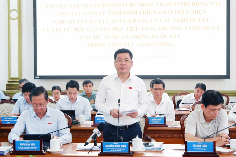 Phó Chủ tịch Quốc hội Nguyễn Hồng Diên phát biểu tại cuộc làm việc.
