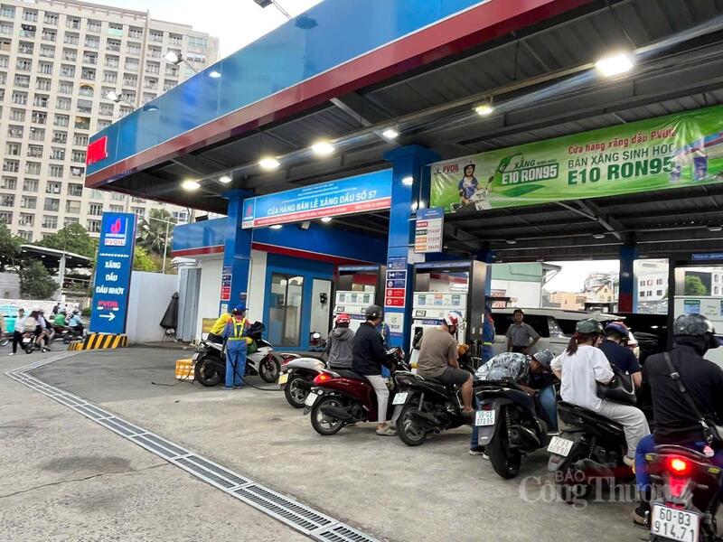 Từ 1/6/2026, xăng E10 sẽ được bán rộng rãi trên cả nước. Ảnh: Cẩm An