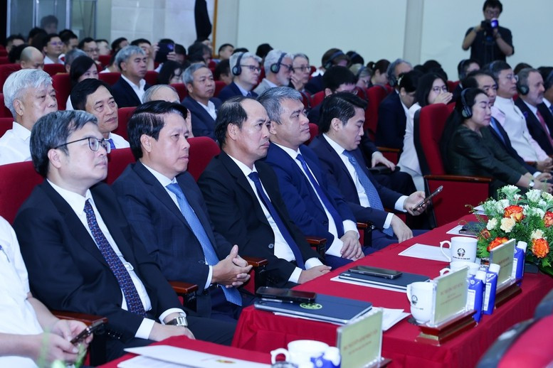 Các đại biểu dự hội nghị.