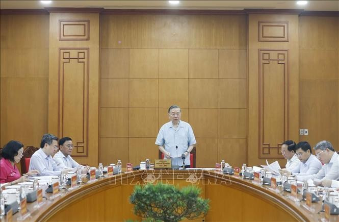 Tổng Bí thư, Chủ tịch nước Tô Lâm chủ trì buổi làm việc. Ảnh: Thống Nhất/TTXVN Tổng Bí thư, Chủ tịch nước Tô Lâm chủ trì buổi làm việc. Ảnh: Thống Nhất/TTXVN
