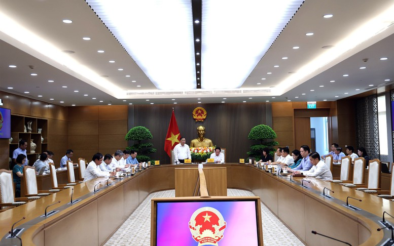 Phó Thủ tướng Thường trực Chính phủ Phạm Gia Túc và Phó Thủ tướng Lê Tiến Châu chủ trì cuộc làm việc với Bộ Công Thương cùng một số bộ, ngành - Ảnh: VGP/Phương Nguyên