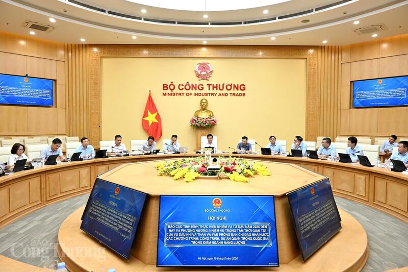 Quang cảnh buổi làm việc. Ảnh: Cấn Dũng