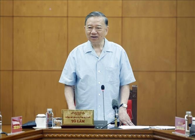 Tổng Bí thư, Chủ tịch nước Tô Lâm chủ trì buổi làm việc với Ban Chính sách, chiến lược Trung ương và các cơ quan liên quan về đánh giá nguồn lực phát triển đất nước. Ảnh: Thống Nhất/TTXVN tbt-200526-2.jpg