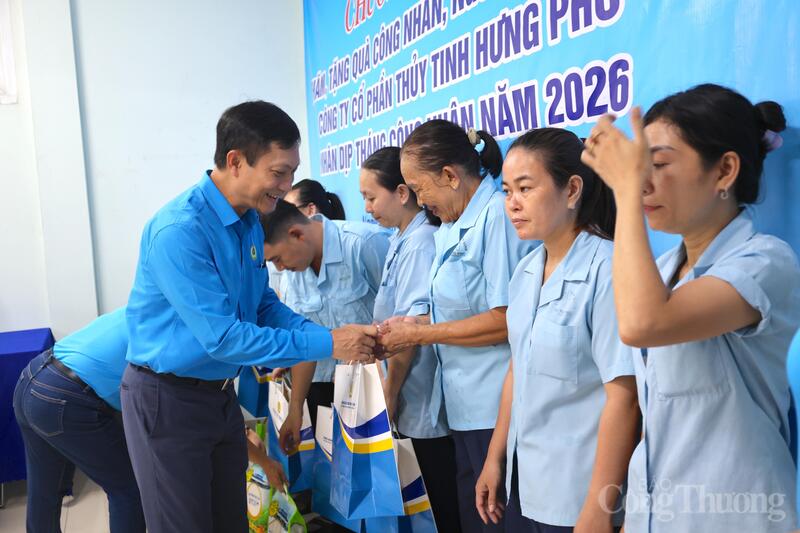 Công đoàn Công Thương Việt Nam: Trao hỗ trợ tới tận tay người lao động - 6
