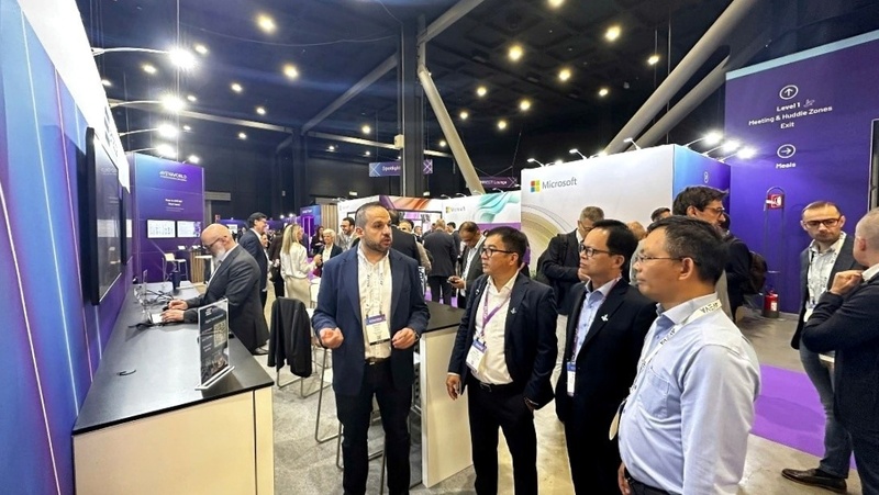 Đoàn lãnh đạo BSR tham quan, nghiên cứu tại sự kiện AVEVA World 2026. Ảnh: BSR