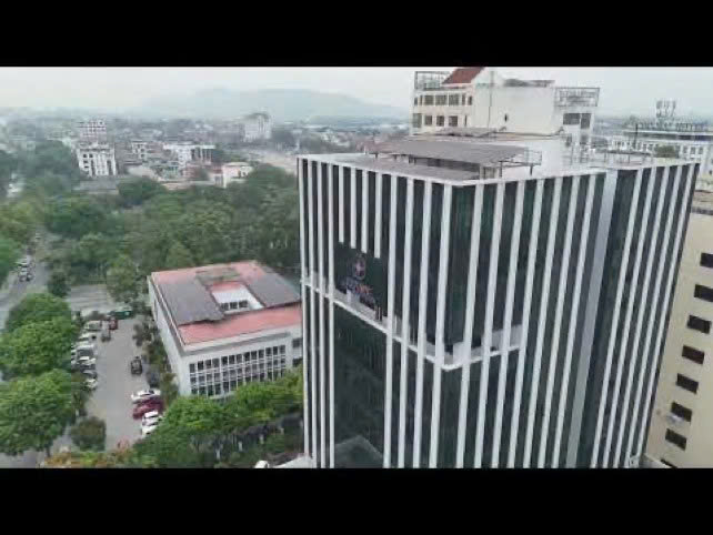 Clip: Hệ thống điện mặt trời mái nhà tại trụ sở Công ty Điện lực Thanh Hóa và Điện lực Hạc Thành.