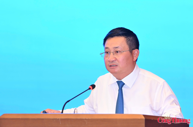 Viện trưởng Viện Nghiên cứu cơ khí Phan Đăng Phong tham luận về chủ đề “Cần Nghị quyết của Quốc hội về cơ chế, chính sách đặc thù phát triển các sản phẩm cơ khí trọng điểm giai đoạn 2026-2045”.