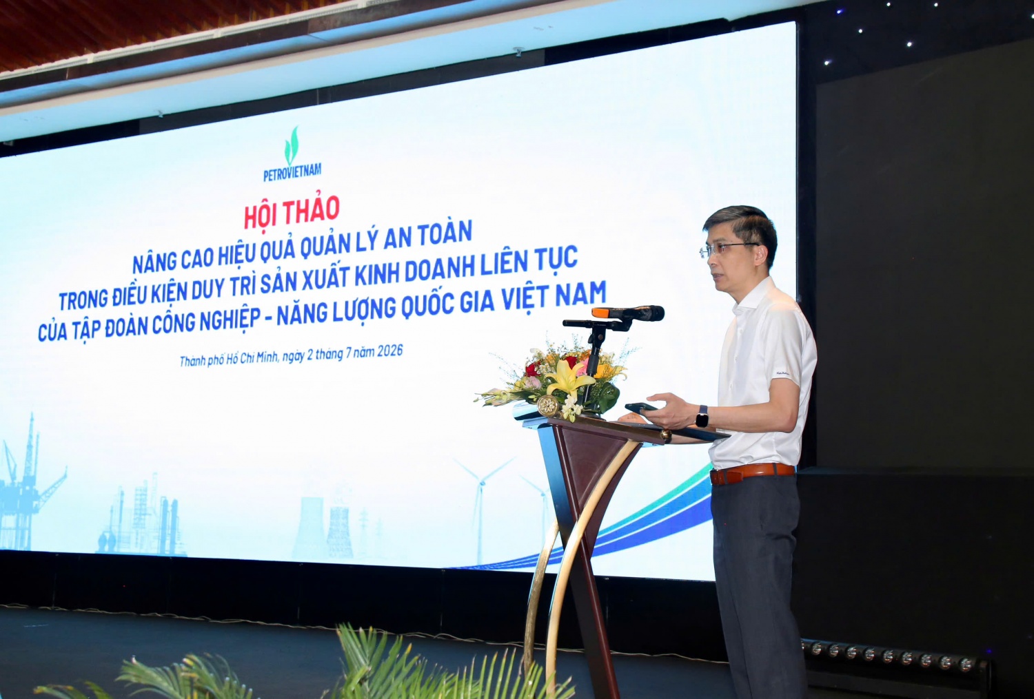Petrovietnam thảo luận giải pháp nâng cao hiệu quả quản lý an toàn trong vận hành liên tục Petrovietnam thảo luận giải pháp nâng cao hiệu quả quản lý an toàn trong vận hành liên tục