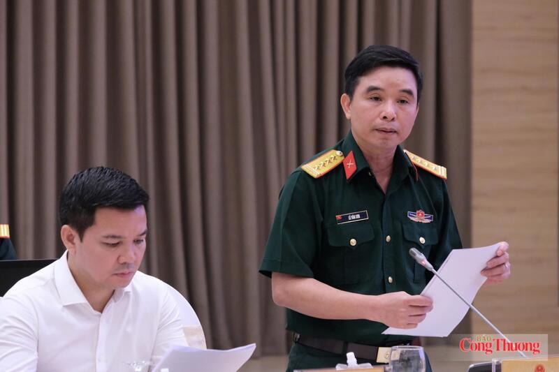 Đại tá Lê Văn Sơn, Phó Cục trưởng Cục Chính sách - Xã hội, Tổng cục Chính trị Quân đội nhân dân Việt Nam, Phó Chánh Văn phòng Ban Chỉ đạo quốc gia về tìm kiếm, quy tập và xác định danh tính hài cốt liệt sĩ. Ảnh: Lê An