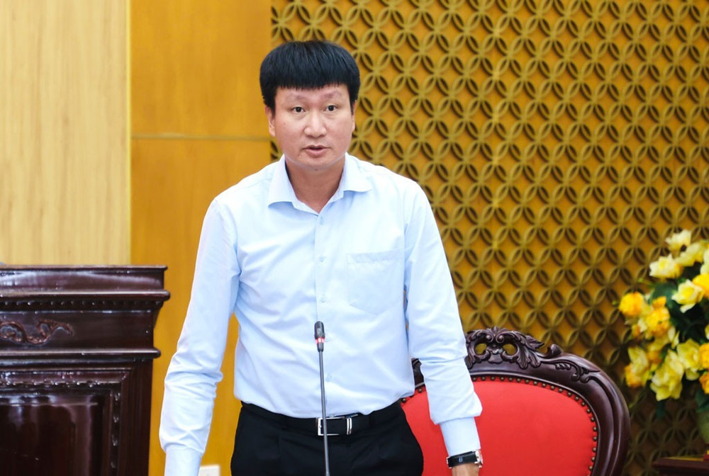 Bí thư Tỉnh ủy Trần Huy Tuấn phát biểu tại hội nghị. Ảnh: BNB ninh-binh-2.jpg
