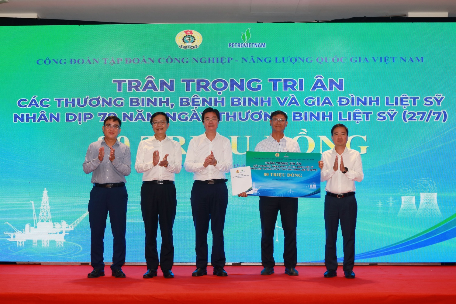 Đồng hành cùng người lao động, tạo động lực phát triển cùng Petrovietnam Công đoàn Petrovietnam đồng hành cùng người lao động, tạo động lực phát triển cùng Tập đoàn
