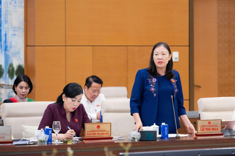 Chủ nhiệm Ủy ban Dân nguyện và Giám sát Lê Thị Nga kiến nghị điều tra, làm rõ vụ việc điểm thi môn Toán bất thường tại điểm thi Trường Trung học phổ thông chuyên Tuyên Quang. Ảnh: Vũ Hiếu