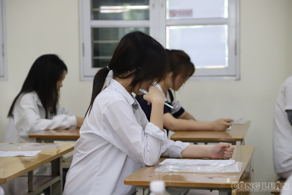 Theo các cơ sở đào tạo, chỉ cần sai lệch rất nhỏ về điểm quy đổi từ chứng chỉ quốc tế cũng có thể làm thay đổi danh sách thí sinh trúng tuyển. clo_br_img-4674.jpg