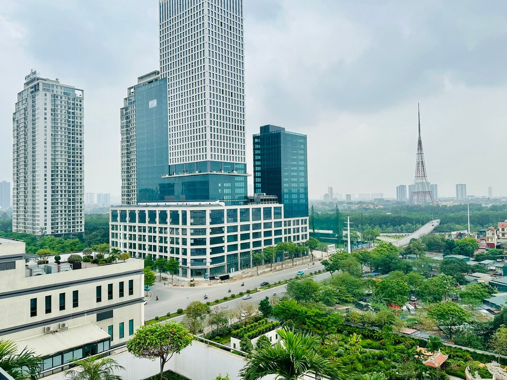 Mặt bằng lãi suất cho vay thả nổi hiện vẫn duy trì ở mức cao, khoảng 11-14%/năm, khiến nhiều người mua nhà trở nên dè dặt hơn trong việc sử dụng đòn bẩy tài chính. Ảnh: Thùy Chi/VGP e42dcb47f03a5e64072b-1-17132590972721739639436.jpg
