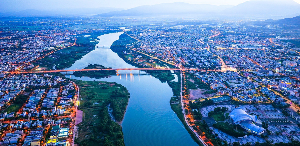 Khu vực phía Nam trung tâm sở hữu khả năng kết nối giao thông vô cùng thuận tiện, chỉ cách vùng lõi một nhịp cầu. Ảnh: Ánh Dương.