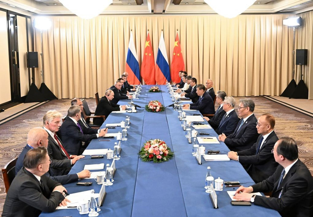 Chủ tịch Trung Quốc Tập Cận Bình hội đàm cùng Tổng thống Nga Vladimir Putin bên lề Hội nghị thượng đỉnh Tổ chức Hợp tác Thượng Hải 2026 tại Bishkek, Kyrgyzstan, ngày 31 tháng 8 năm 2026. Ảnh: Tân Hoa Xã 1fhigxqj8giculxs.jpg