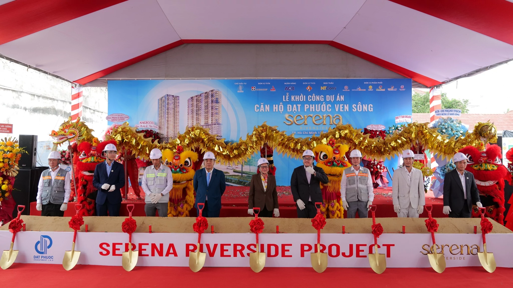Đại diện chủ đầu tư và các đối tác thực hiện nghi thức khởi công dự án Serena Riverside. Đại diện chủ đầu tư và các đối tác thực hiện nghi thức khởi công dự án Serena Riverside.