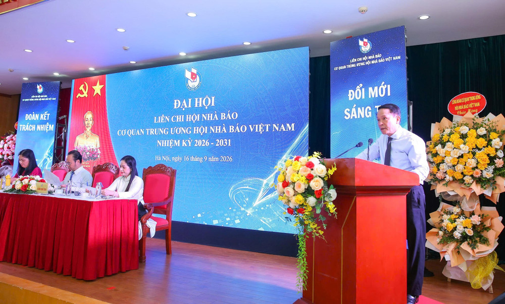 Đồng chí Nguyễn Đức Lợi, Phó Bí thư Thường trực Đảng ủy, Phó Chủ tịch Thường trực Hội Nhà báo Việt Nam, phát biểu chỉ đạo Đại hội. Ảnh: Sơn Hải 1789529667012-8307156993572237324-g8707144925011535505-b66295f2d1813704b3e0618ab02bb1ce.jpg