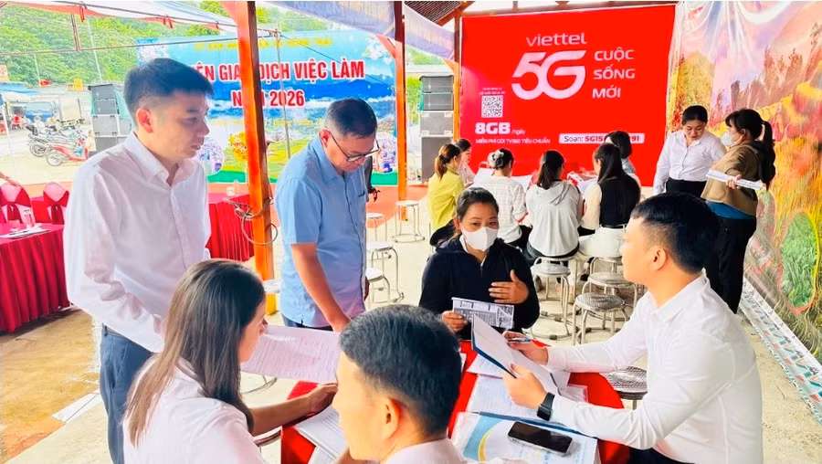Cơ hội việc làm được kết nối đến tận thôn, bản. 1000054736.jpg