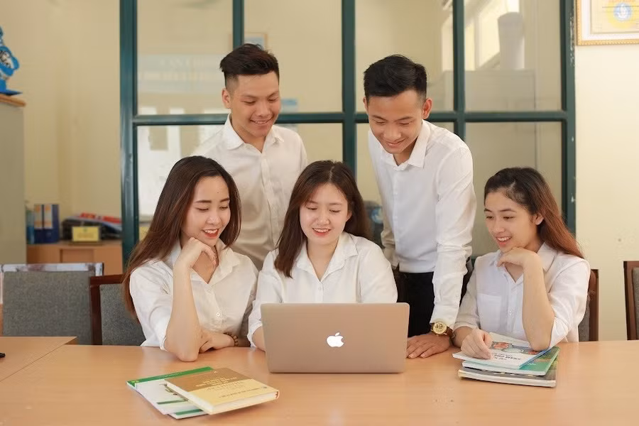 Sinh viên Trường Đại học Sư phạm Hà Nội 2. Ảnh: NTCC