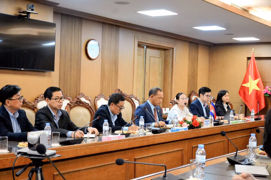 Đoàn công tác Bộ Giáo dục, Thanh niên và Thể thao Campuchia. 8.jpg