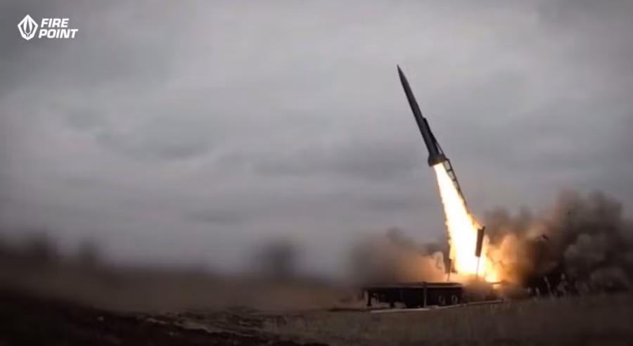 Ukraine lần đầu tiên tấn công Nga bằng tên lửa đạn đạo FP-7
