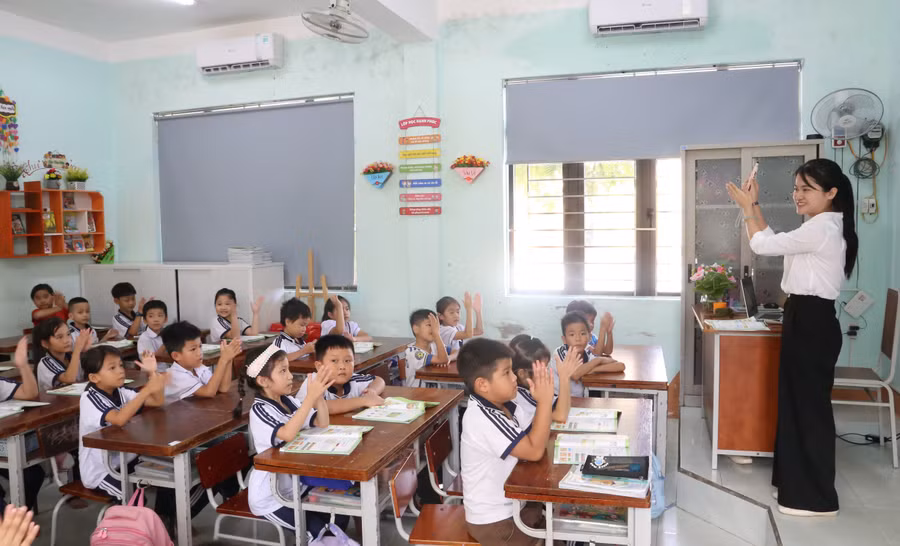 Trường Tiểu học Đồng Thuận đã triển khai dạy song ngữ tiếng Anh kết hợp Toán.