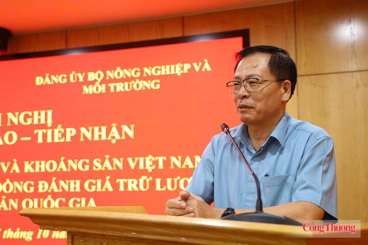 Đồng chí Chu Đình Động, Phó Trưởng Ban Tổ chức Đảng ủy Chính phủ phát biểu tại Hội nghị. Ảnh: Minh Đức