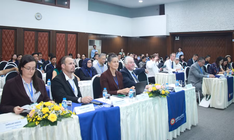 Hội thảo có sự tham gia của khoảng 100 đại biểu, báo cáo viên trong và ngoài khu vực Đông Nam Á. hoi-tha-quoc-te-1.jpg