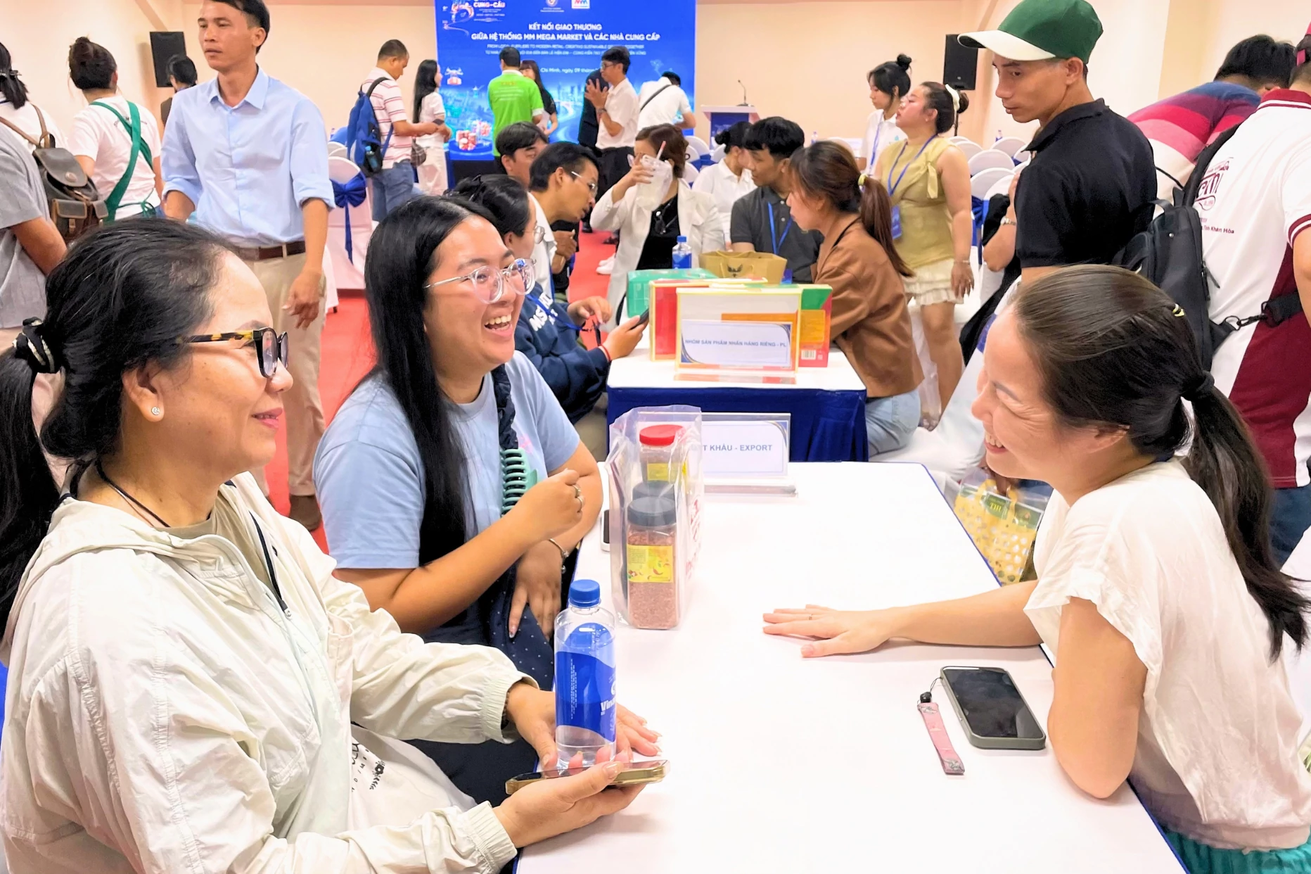 Gỡ điểm nghẽn, khơi thông thị trường các tỉnh phía Nam